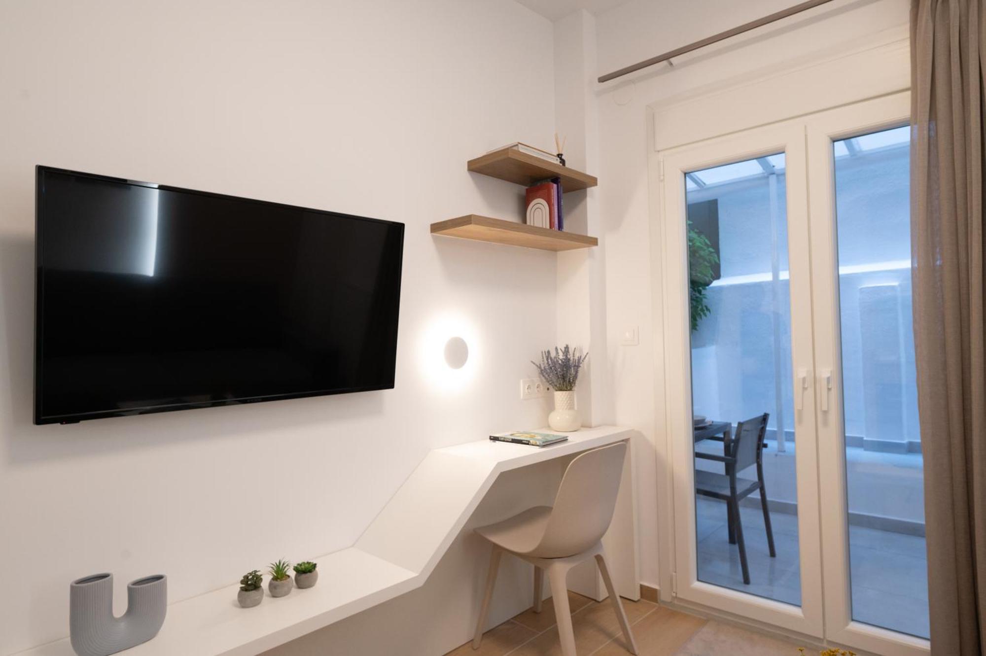 Honey Oak & Cream Patio By Nest Apartment Thessaloníki Ngoại thất bức ảnh